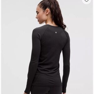 Lululemon Swiftly Tech Long Sleeve Short 2.0 Hip length Size 4